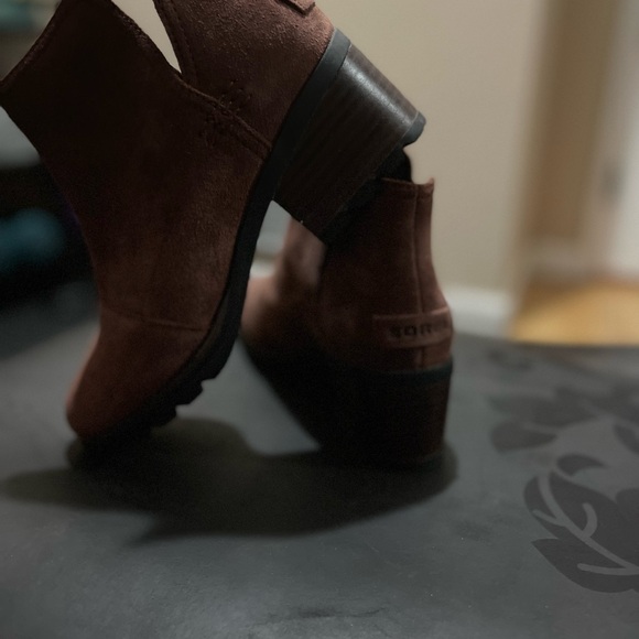 Booties - Picture 3 of 6